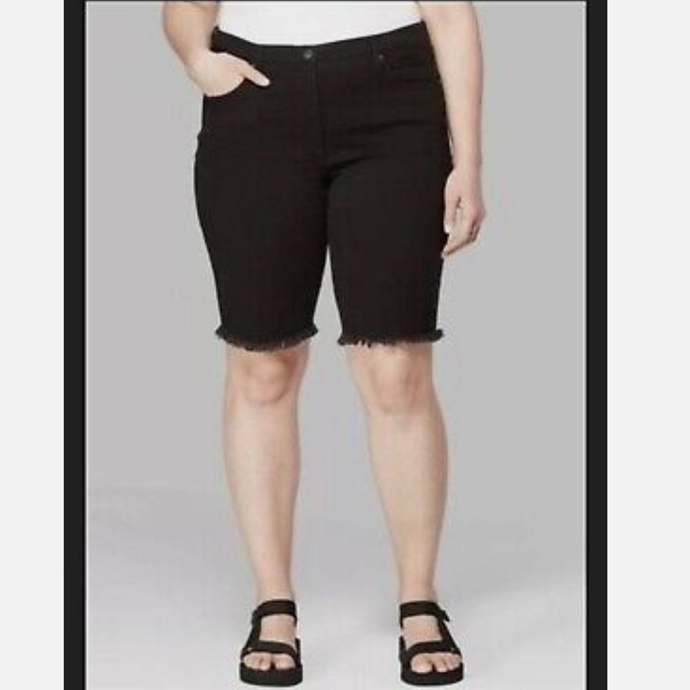 Bermuda raw hem shorts